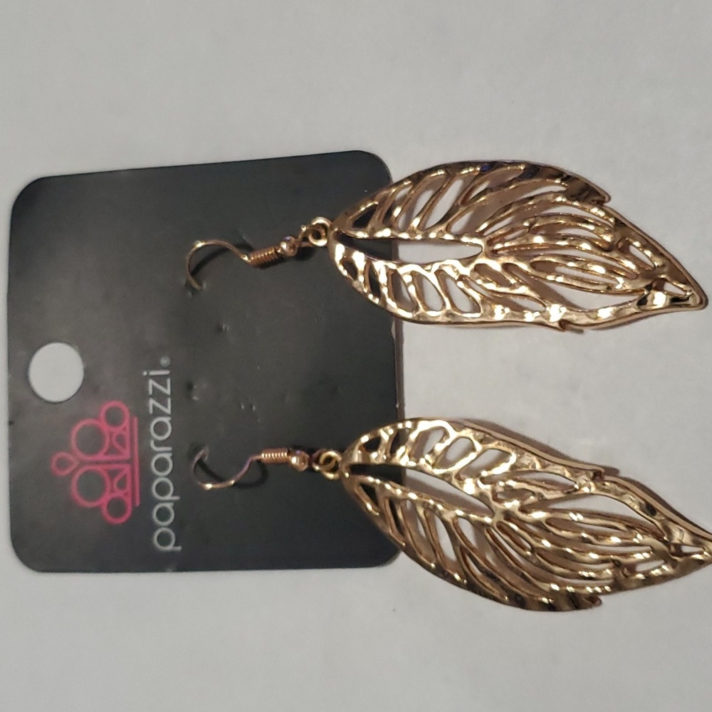 Paparazzi gold leaf earrings